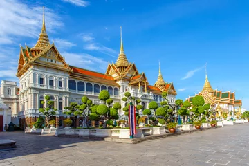 Fototapeten Grand palace, Wat pra kaew with blue sky, bangkok, Thailand © Southtownboy Studio