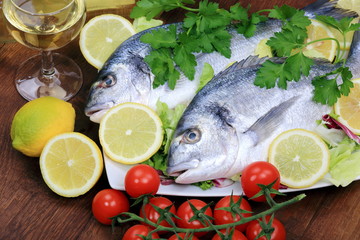 Orata e vino bianco