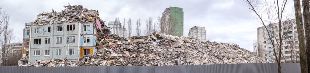 Demolition House. Panorama.