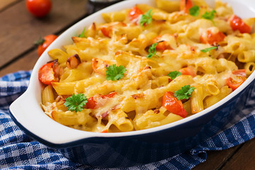 Pasta casserole, tomato, bacon and cheese