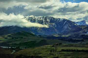 Obraz na płótnie Canvas mountain in Queenstown route south island new zealand