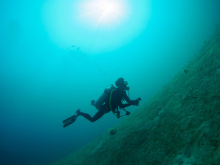 Fototapeta na wymiar Underwater scuba diver