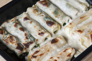 Delicious spinach and cheese cannelloni