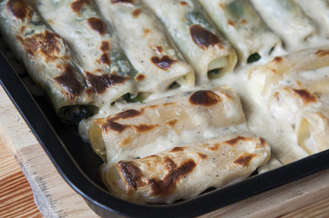 Delicious spinach and cheese cannelloni