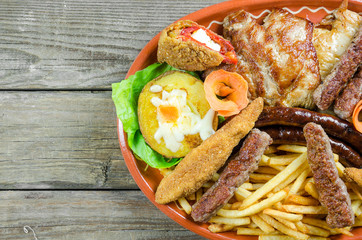Clay mixed meat plate