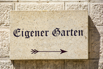 Schild 88 - Eigener Garten