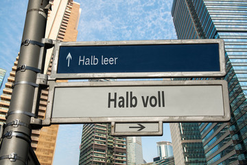 Schild 75 - Halb voll