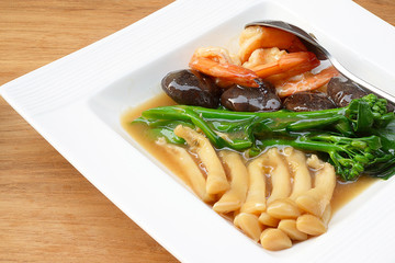 Braised Sea Asparagus Clams with broccoli