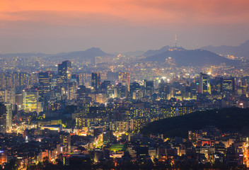 Naklejka premium seoul city and N Seoul Tower in Misty day