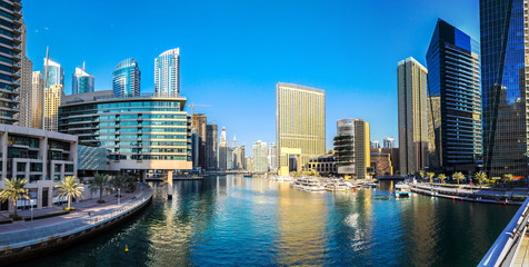 Fototapeta na wymiar Panorama of Dubai marina
