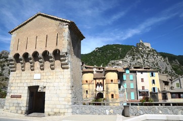 Fototapeta na wymiar Entrée de la Citadelle d'Entrevaux