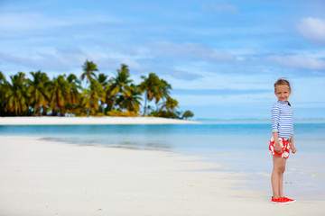Obraz premium Little girl on vacation