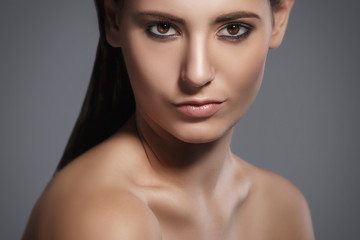 Fototapeta premium Piękna brunetka