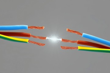 Elektro Kabel mit Funken Blitz