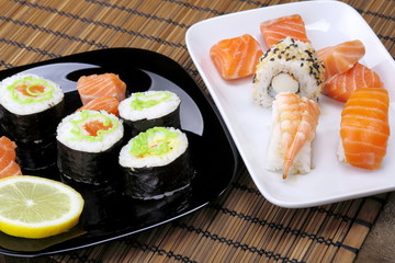 Sushi e bocconcini di salmone