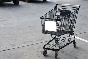 Empty shopping cart © 1981 Rustic Studio
