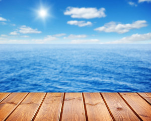 Fototapeta na wymiar sea and wooden platform