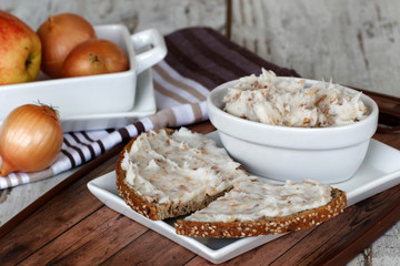 Brot mit Griebenschmalz