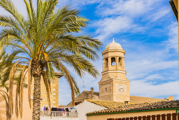 Mediterran Kirche Turm Spitze 