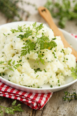 Mashed potatoes with herbs