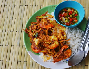 spicy stir fried shrimp and squid with fish chili sauce cup