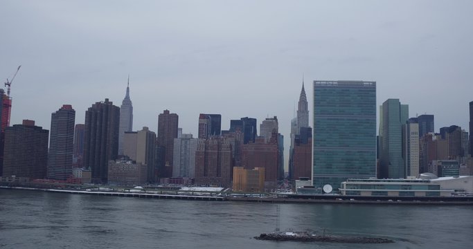 New york, east Manhattan, OSN, winter, river Hudson,empire state building