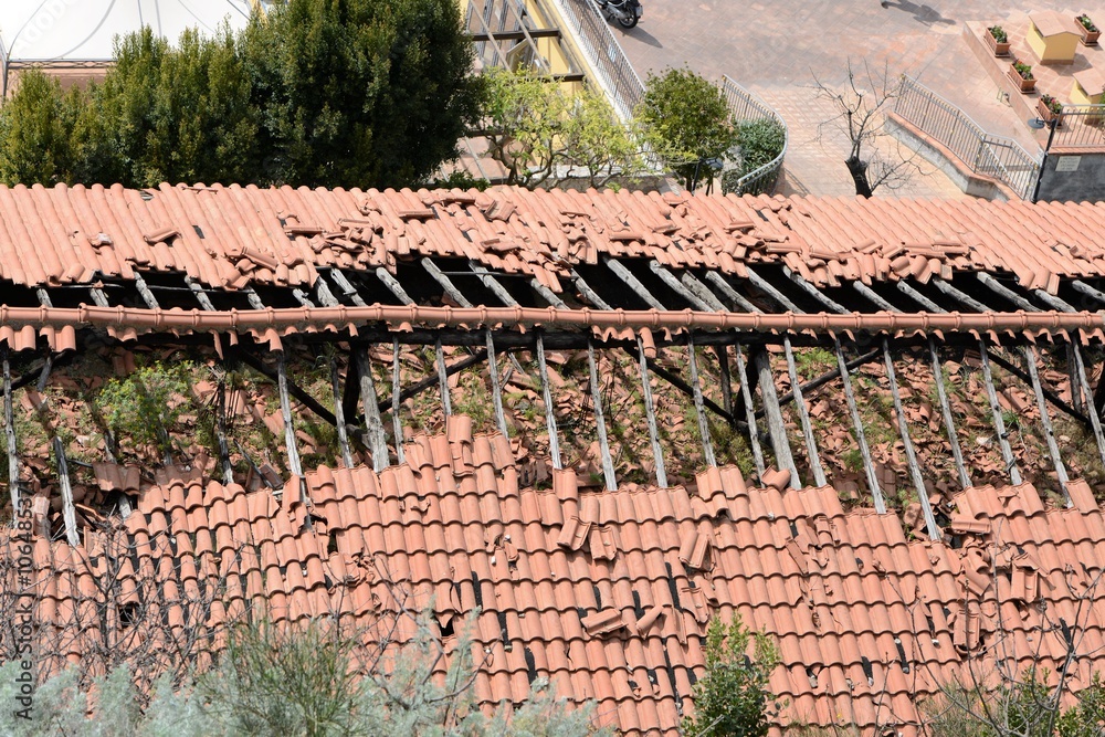 1000_F_106485371_uFug1iTVCd12y0aNi0UhpIye4i4TlCFW.jpg