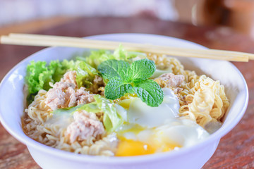 Chinese noodles with minced pork and egg