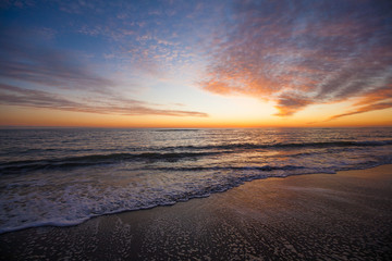 Fototapeta na wymiar Colorful dawn over the sea, Sunset
