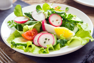 spring vegetable salad with egg