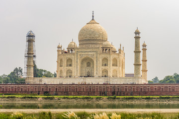 Fototapeta na wymiar Taj Mahal temple at India