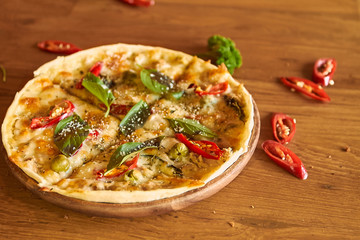 Curry tuna pizza