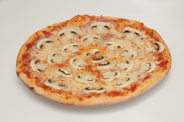 Mushrooms pizza