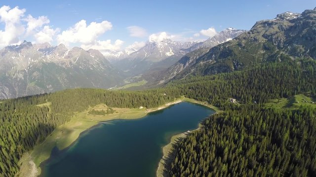 Lago Pal&ugrave; - Valmalenco - Sorvolo lago alpino in Valtellina_part.1