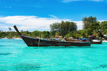 Fototapeta na wymiar Paradise Island with a Long tail boat, Koh Lipe, Andaman sea, Thailand