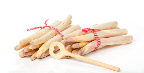 Spargel und Kochlöffel