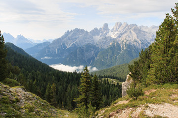 panorama da Prato Piazza (Dolomiti). Sullo sfondo il Monte Cristallo