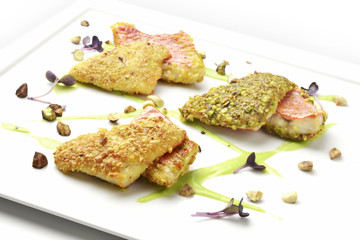 Fillets of red mullet in hazelnut crust peanuts and pistachios