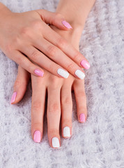Obraz na płótnie Canvas Delicate pink spring manicure.