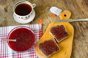 Raspberry jam and blak bread