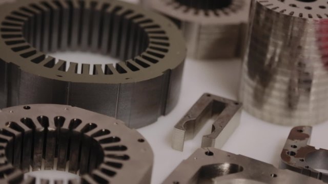 Mechanic pieces as bearings or iron gear of different sizes 