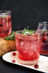 Fototapeta na wymiar glass of water with cranberry