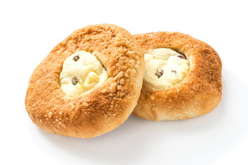 Russian baking: round buns with cottage cheese (vatrushka)
