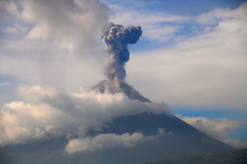 Eruption of the Tungurahua volcano in Ecuador