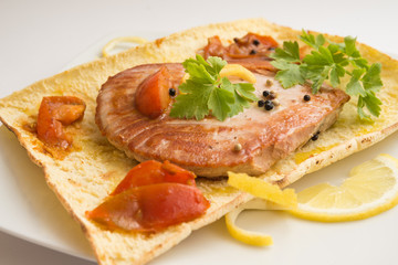 Trancio di tonno cotto, cooked salmon steak 