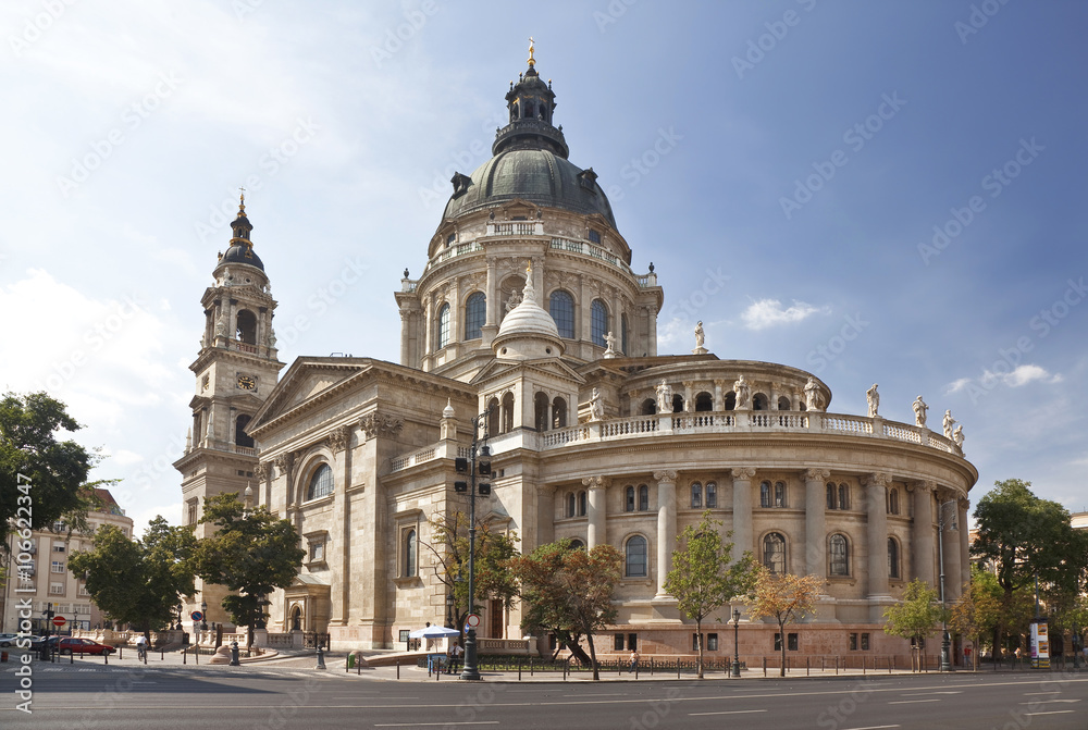 Wall mural Saint Stephen's Basilica in Budapest, Hungary