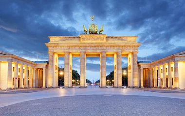 Fotobehang Berlin - Brandenburg Gate at night © TTstudio
