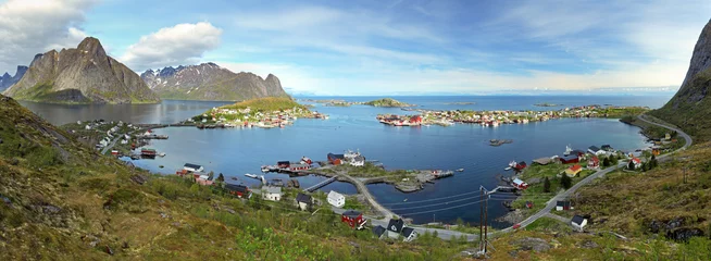 Crédence de cuisine en verre imprimé Reinefjorden Panorama of village in Norway