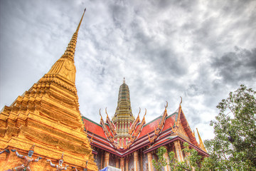 Fototapeta premium Public royal temple with sky background