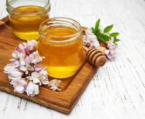honey with acacia blossoms